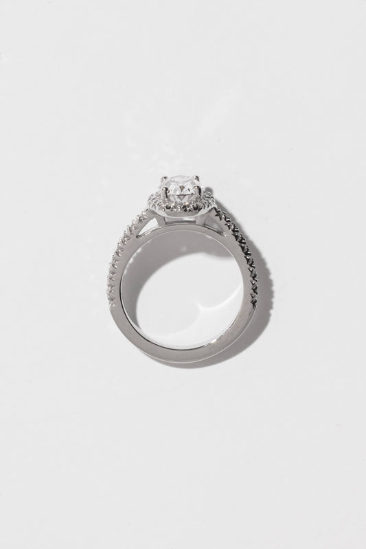 Invisible Set Diamond Rings